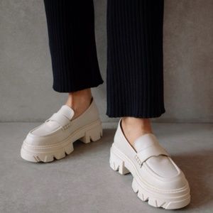Alohas Trailblazer Ivory Loafers 37